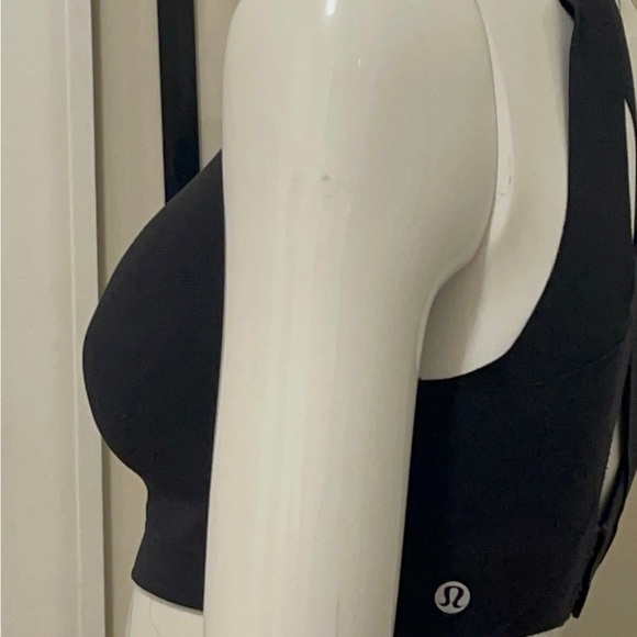 Lululemon black soft bra you never used - Picture 1 of 8